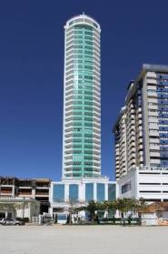 Apartamentos - Lindo Apto em Balnerio Cambori | 3 Sutes | 1 Com Banheira de Hidro.